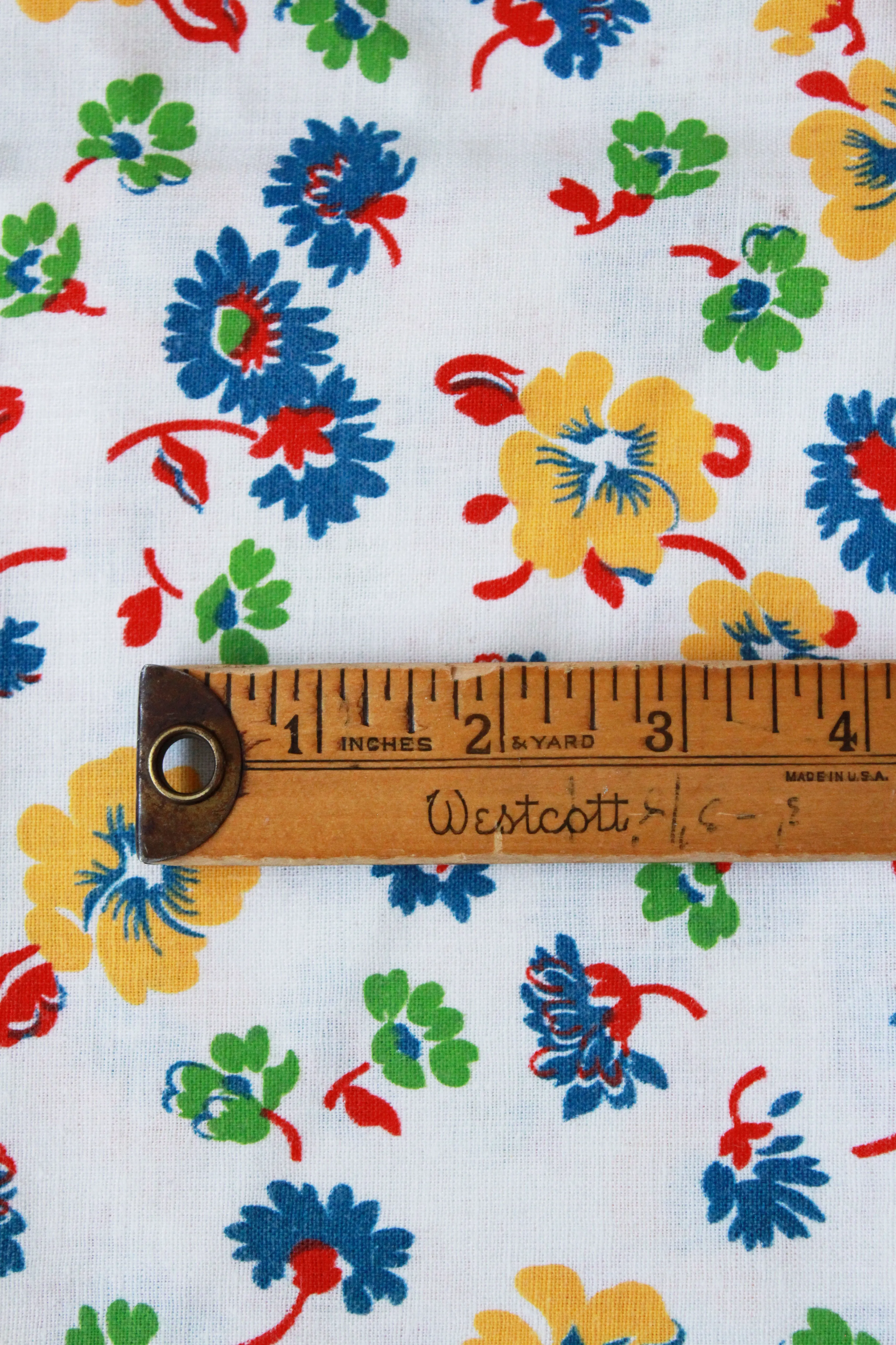 1940s Feedsack Fabric in Primary Colour Flowers, Red, Blue, Green, Yellow. Vintage Fabric, Mid Century