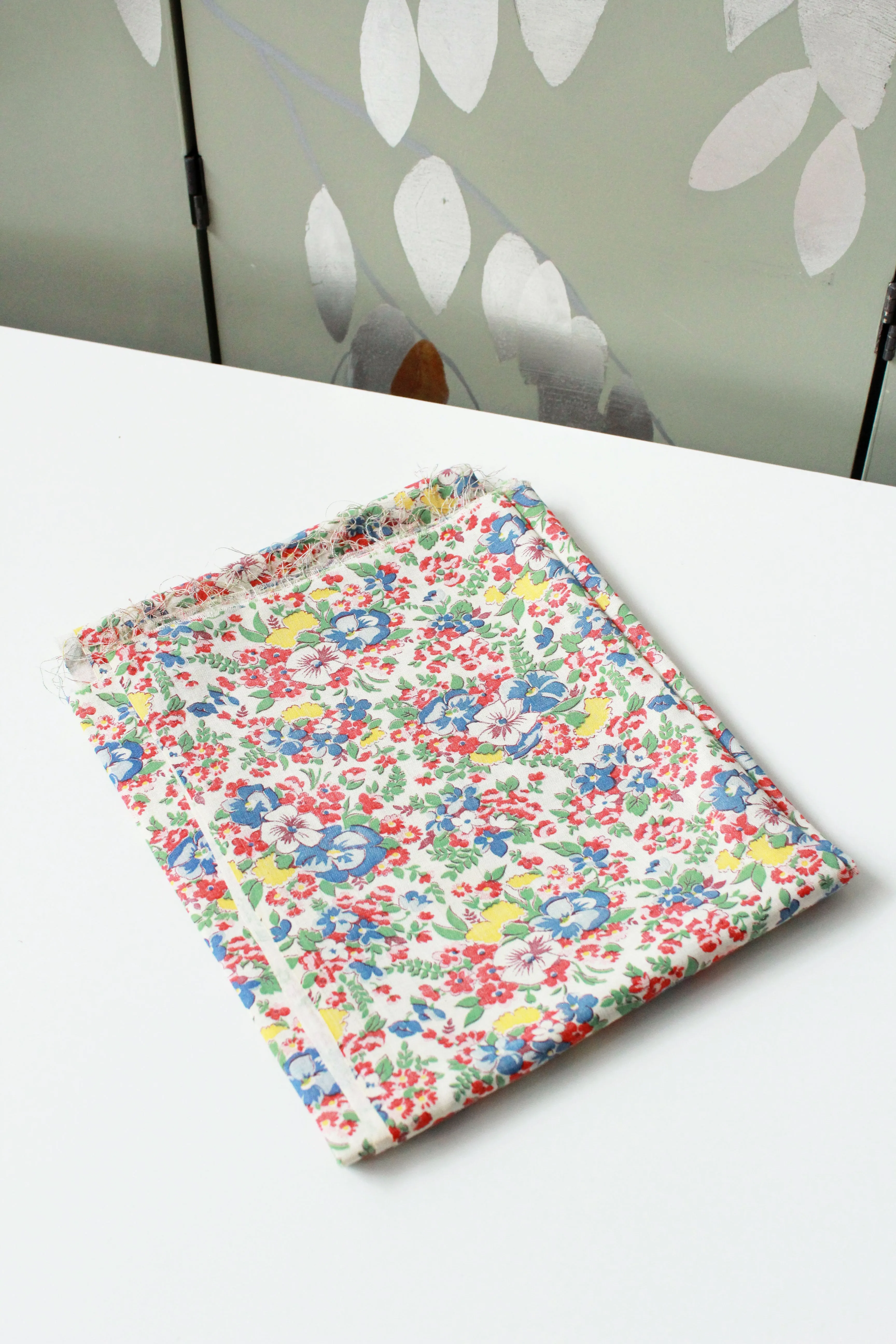 1940s Floral Feedsack In Primary Colours, Red/Blue/Yellow/Green, 1940s Vintage Summer Fabric