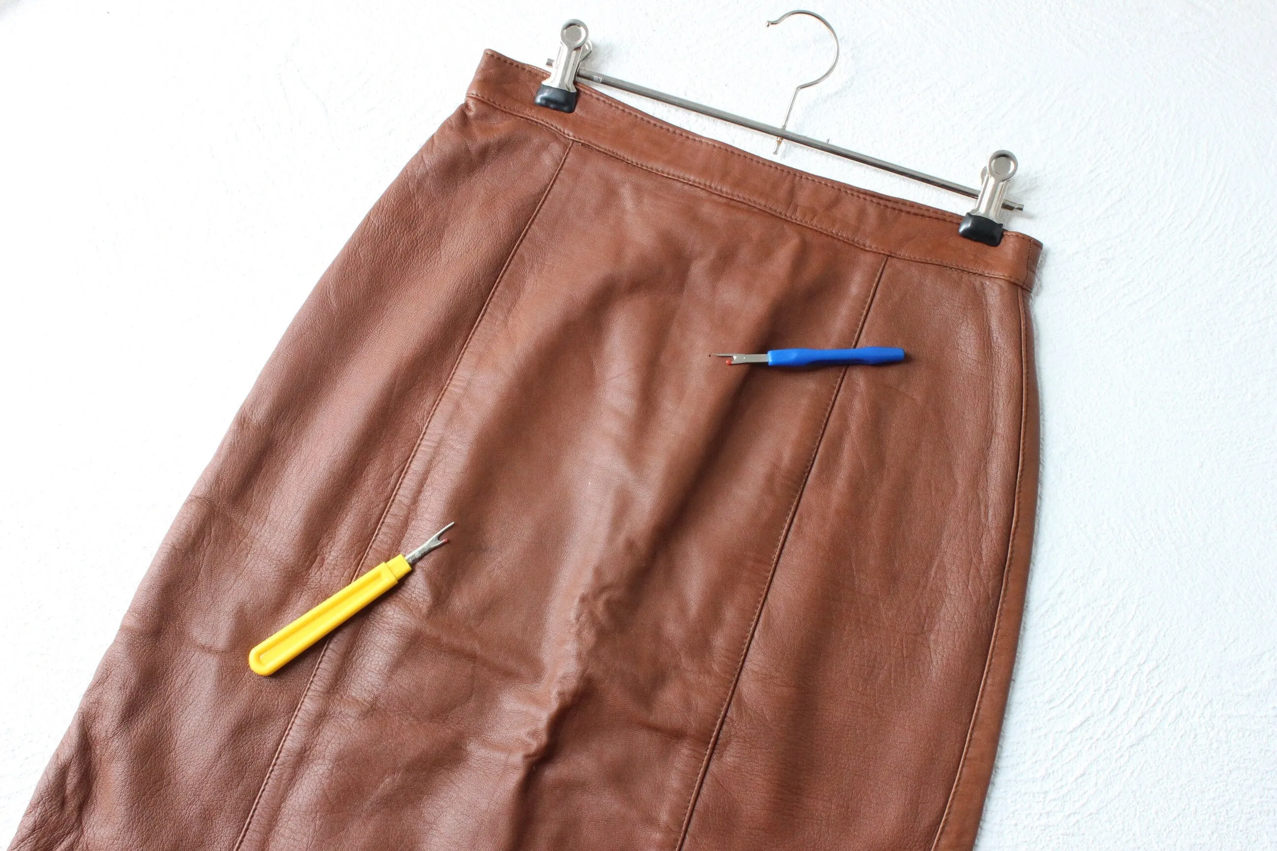 80s Chestnut Brown Italian Leather Knee Length Pencil Skirt