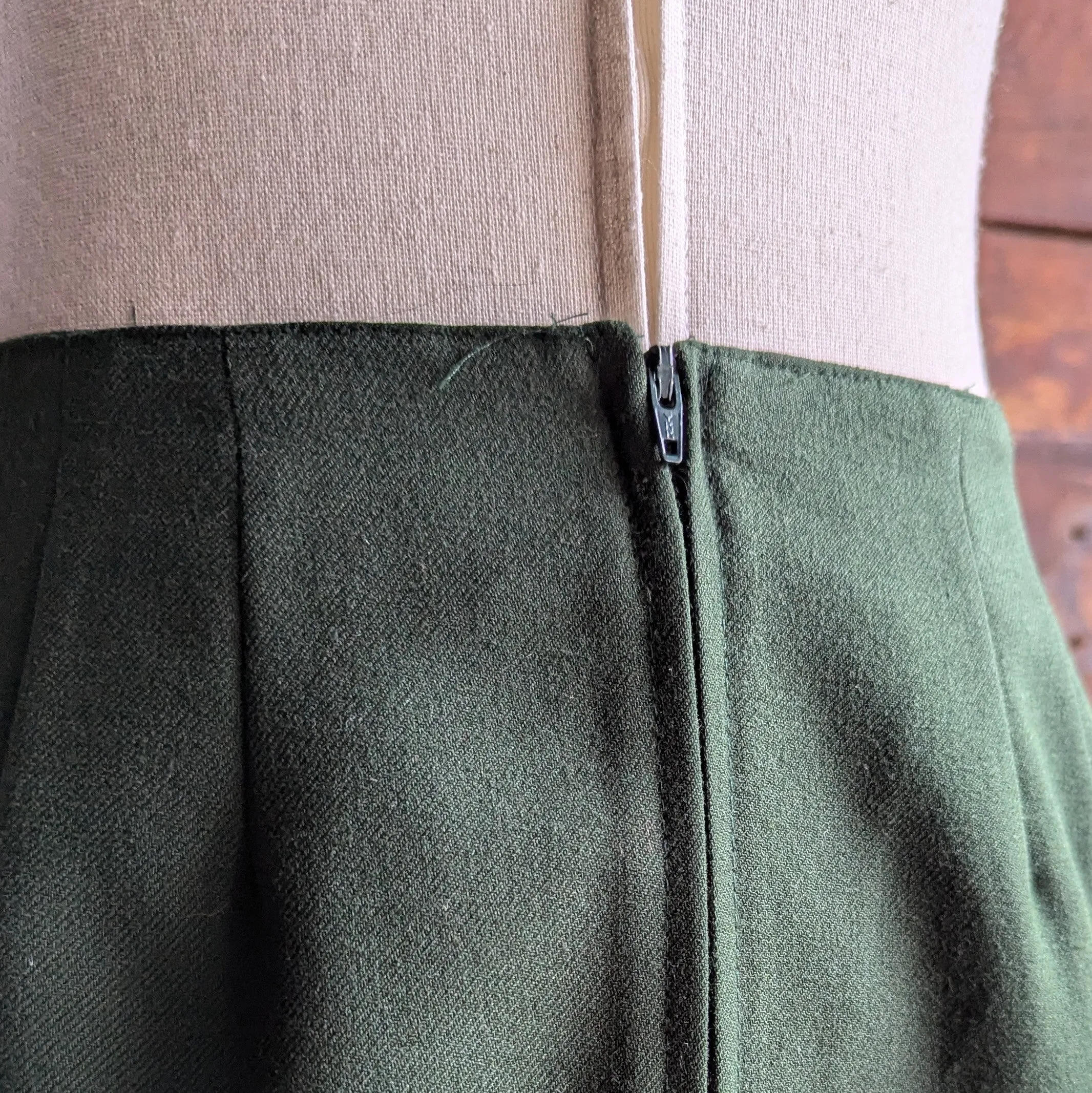 90s Vintage Green Twill Pencil Skirt