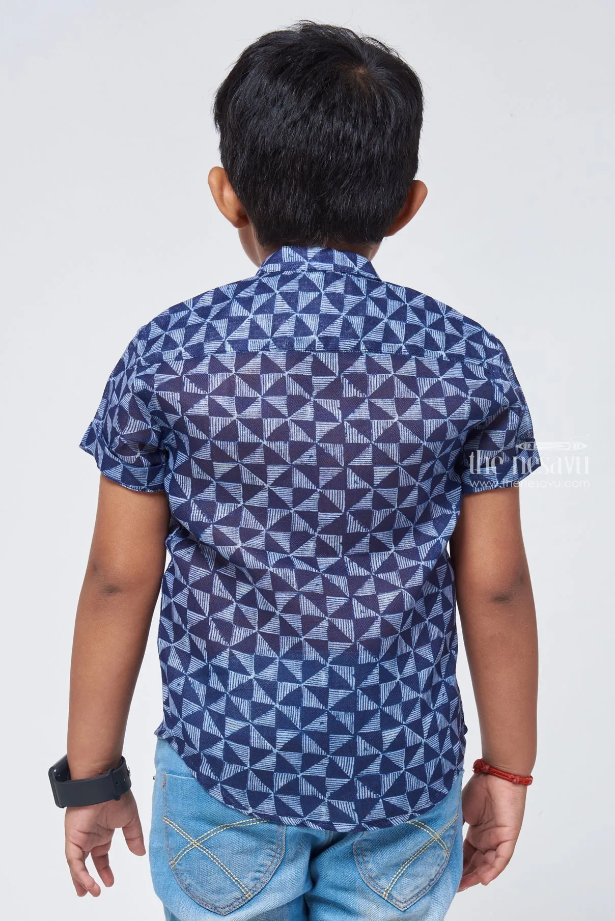 ALD. Indigo Serenity: Linen Boys' Shirt with Tranquil Blue Prints for a Calming Look