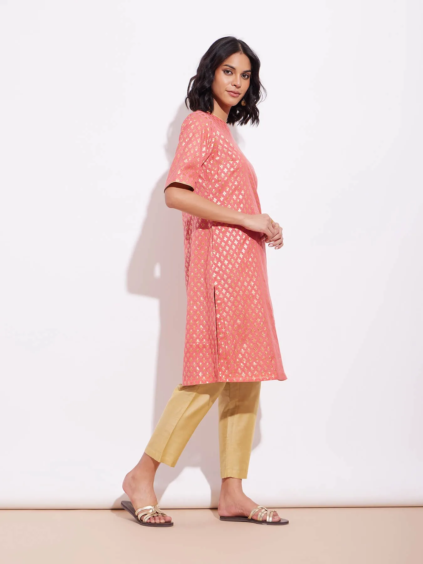 Chanderi Woven Design Kurta Set - Peach & Gold