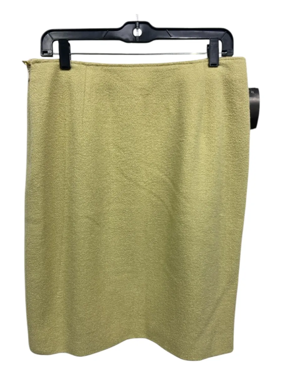 Escada Size 42 Light Green Wool Pleat Detail Zipper Pencil Skirt