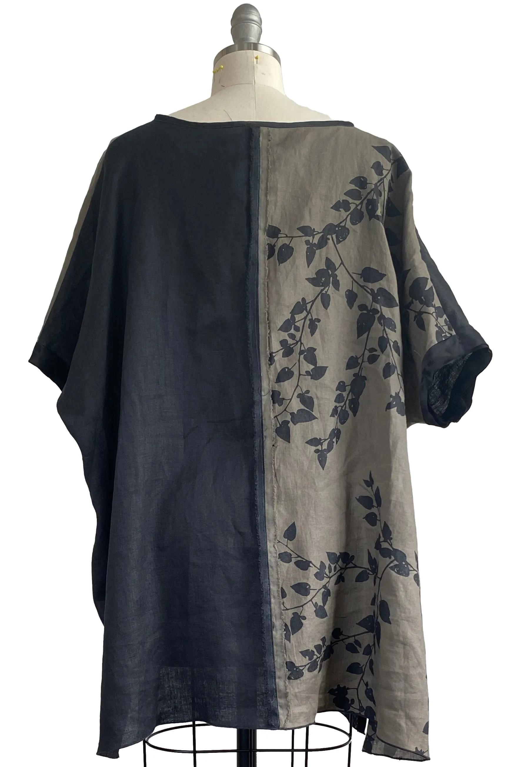 Jo Top Linen w/ Vine Print - Black & Warm Grey