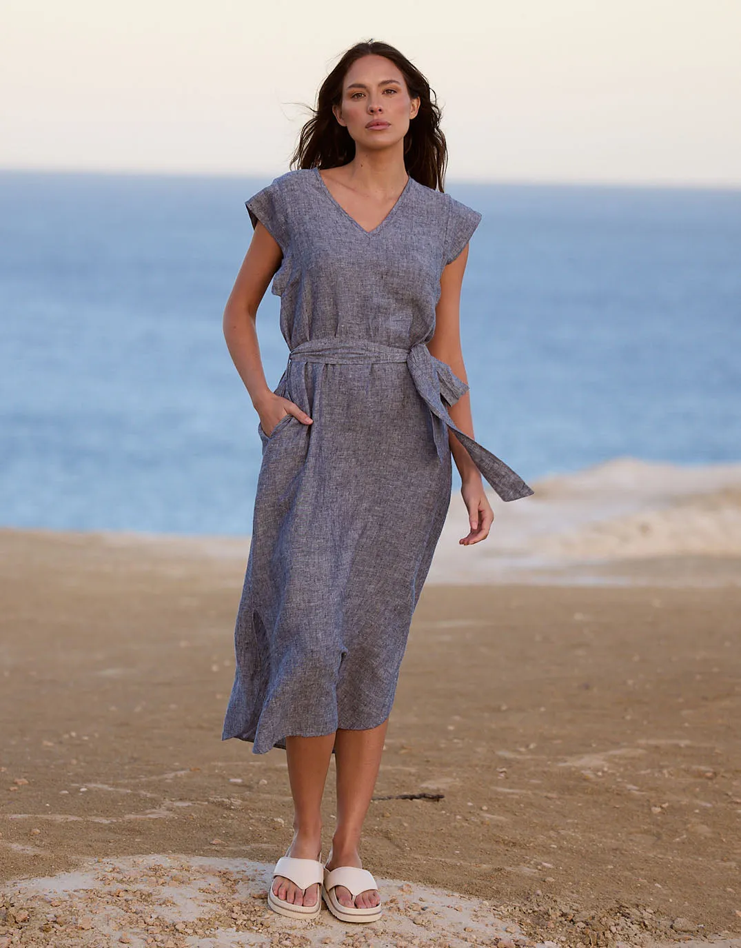 Sebou Linen Midi Dress - Navy Fleck