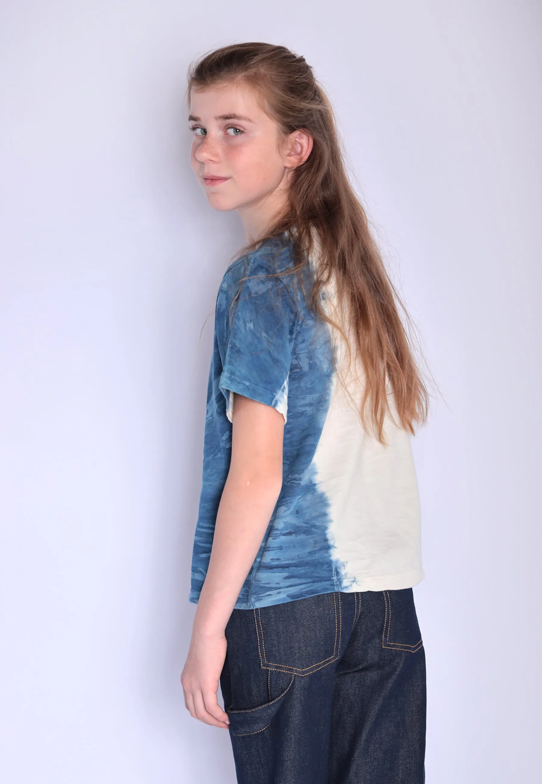 T-shirt voor meisjes en jongens met natuurlijk indigo